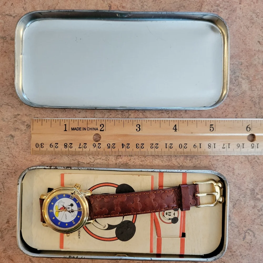 Disney Store Mickey Mouse Watch w/ Original Case ~ LORUS ~ Leather Strap ~ Y2K